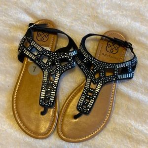 NWOT black sandals, excellent condition